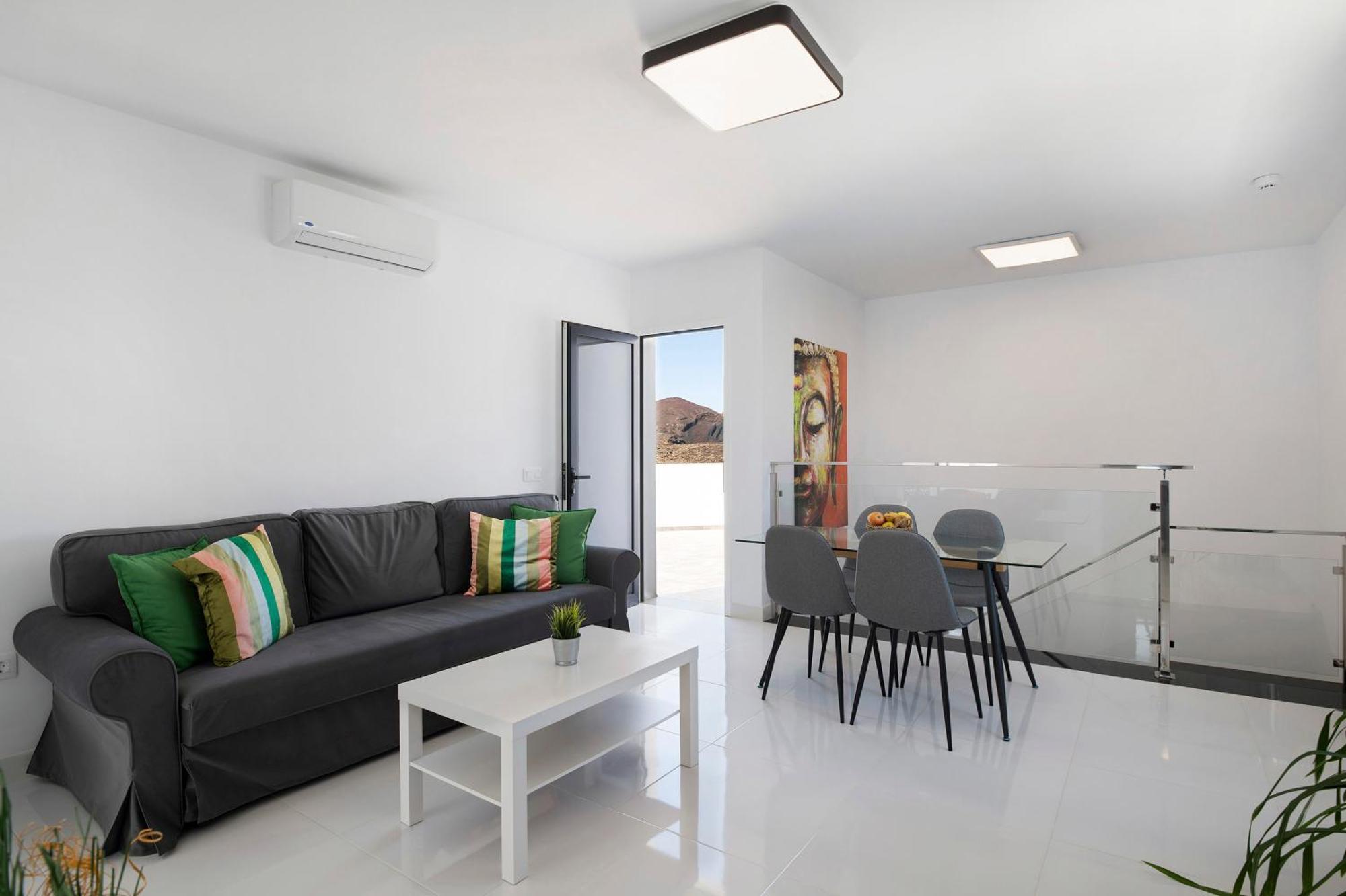 Triton 6 Villa La Santa Luaran gambar