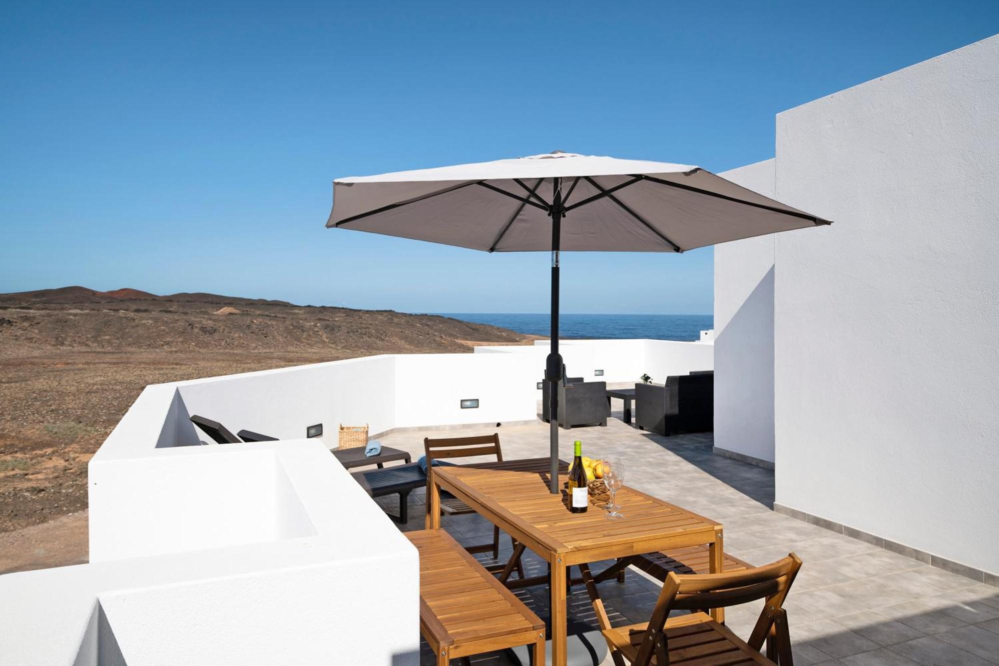 Triton 6 Villa La Santa Luaran gambar